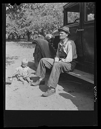 Migrant fruit worker from Arkansas. Berrien County, Michigan. Sourced from the Library of Congress.