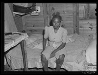 Wife of migrant fruit picker. Berrien County, Michigan. Sourced from the Library of Congress.