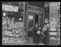 Christmas shopping. Radford, Virginia. Sourced from the Library of Congress.