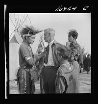 Indians came from all over the East and even a few were lured from the Southwest to participate in the locally sponsored Indian fair at Windsor Locks, Connecticut. Sourced from the Library of Congress.