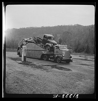 Car transport. Little Falls, New York. Sourced from the Library of Congress.