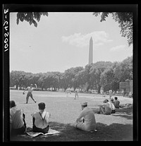 Washington, D.C. Sunday baseball game at Ellipse Park between garage workers and the employees' recreation association. Sourced from the Library of Congress.