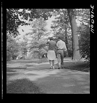 Detroit, Michigan. High school students strolling through the zoological park. Sourced from the Library of Congress.