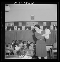 [Untitled photo, possibly related to: Washington, D.C. Discussion class in a  grammar school]. Sourced from the Library of Congress.