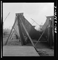 Bethlehem-Fairfield shipyards, Baltimore, Maryland. Stem assemblies in a stockyard. Sourced from the Library of Congress.