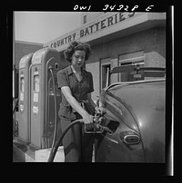 Louisville, Kentucky. Virginia Lively used to be a beauty operator. Today she works at a gas station. Sourced from the Library of Congress.