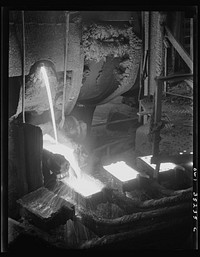 Garfield, Utah. Making molds of blister copper at the Garfield smelter of the American Smelting and Refining Ccompany. Sourced from the Library of Congress.