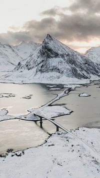 Mountain phone wallpaper background, snowy coast