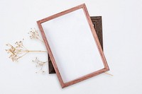 Wooden picture frame with aesthetic dried flower