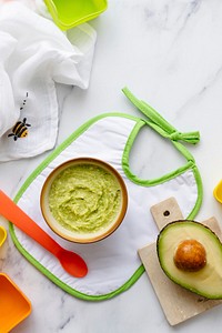 Homemade avocado puree baby food recipe 