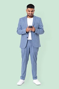 Businessman texting mockup psd on the phone