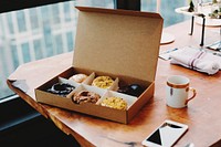 Fresh American donuts. Original public domain image from <a href="https://commons.wikimedia.org/wiki/File:Chicago,_United_States_(Unsplash_BE9AifuJfD4).jpg" target="_blank">Wikimedia Commons</a>