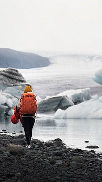 Adventure phone wallpaper background, glacial lagoon in southeastern Iceland