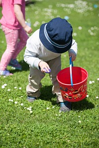 Presidio Easter Egg HuntPRESIDIO OF MONTEREY, Calif. -- Approximately 100 children gathered on the Presidio's Soldier Field on Easter Sunday, March 27 to participate in an egg hunt sponsored by the Presidio Chaplain's office.  (PHOTO by Steven L. Shepard, Presidio of Monterey Public Affairs). Original public domain image from Flickr