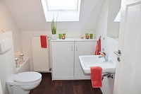 Modern bathroom, house interior. Free public domain CC0 photo.