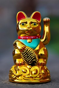 Maneki neko. Free public domain CC0 photo.