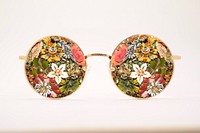 Floral glasses. Free public domain CC0 photo