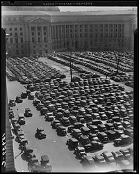 Government workers' parked cars. Washington, D.C.. Sourced from the Library of Congress.