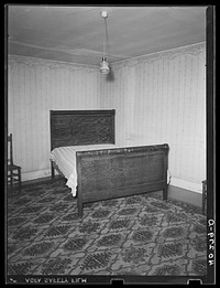 Lancaster County, Pennsylvania. Mr. and Mrs. Royer's bed on the farm of Enos Royer. Sourced from the Library of Congress.