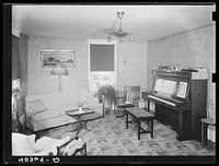 Lancaster County, Pennsylvania. The living room at the farm of Enos Royer. Sourced from the Library of Congress.