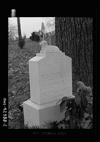 Washington, D.C. A grave monument in Mount Olivet cemetery. Sourced from the Library of Congress.