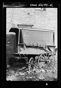 Philadelphia, Pennsylvania. Abandoned delivery wagon. Sourced from the Library of Congress.