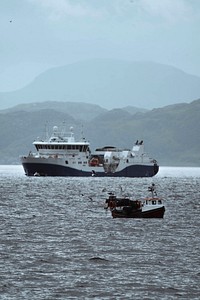 Ferry sailing to the Treshnish Isles