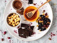 Ingredients for a chickpea truffle with dried fruit