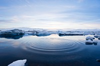 A waterfront shot of nearby glaciers in Jökulsárlón. Original public domain image from <a href="https://commons.wikimedia.org/wiki/File:J%C3%B6kuls%C3%A1rl%C3%B3n_glaciers_(Unsplash).jpg" target="_blank" rel="noopener noreferrer nofollow">Wikimedia Commons</a>
