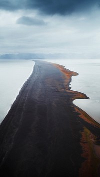 Endless beach in Iceland mobile phone wallpaper