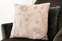 Vintage cotton cushion cover mockup psd in floral pattern living concept