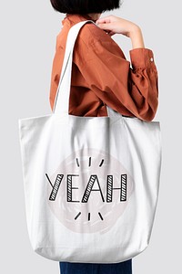 Woman with tote bag mockup | Premium PSD Mockup - rawpixel