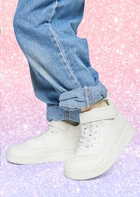 Girl wearing jeans white sneakers minimal fashion