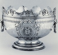 fully marked, Britannia Standard, on outer edge near handle; fully marked on bezel of detachable rim; leopard's head erased on each hinged handle. Original from the Minneapolis Institute of Art.