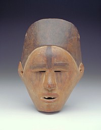 knit brow, upper eyelid overhanging thin slit eyes, dark vertical smears on the cheeks; half-open mouth with one row of filed teeth; smooth face; traces of kaolin at the teeth, the hairline and around the nose; black, smooth, vertical crescent-shaped coiffure; black stripe down the forehead and on the eyebrows; red color on the lips; hole in each ear; hole at top of coiffure on each side (2nd hole on PR side). Original from the Minneapolis Institute of Art.