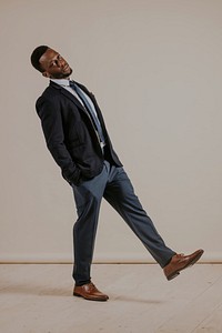 Black businessman wearing suit, business fashion
