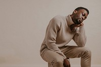 Man wearing beige turtleneck sweater, Winter fashion