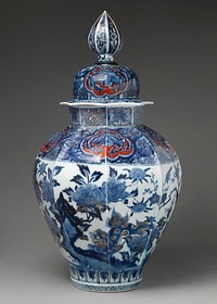 Covered jar with large finial, Japanese, for export market