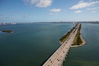                         Aerial view of the 3.5-mile-long MacArthur Causeway, connecting Miami Beach's trendy South Beach neighborhood to the inland City of Miami                        