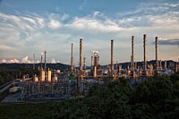                         A large Marathon Oil refinery, on the Big Sandy River in the town of Catlettsburg, Kentucky, was built in 1916                        