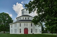                         Octagonal barn at the red-clay Red Mile, a legendary racetrack for Standardbred trotting horses, which began operation in 1875 in Lexington, Kentucky                        