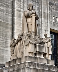                         The Patriots, one of two monumental sculptures by American artist Lorado Taft that bookend the front steps of the Louisiana State Capitol in Baton Rouge, one of America's best-known state capitols                        