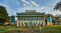                         The manor house of San Francisco Plantation, built in the 1850s on land now (as of 2021) on Marathon Oil Refinery grounds along the Mississippi River in John the Baptist Parish, Louisiana                        