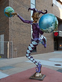                         Kimber Fiebiger created this memorable piece on the downtown sculpture walk in Sioux Falls, a city of 180,000 or so people (as of 2021) that is South Dakota's largest city                        