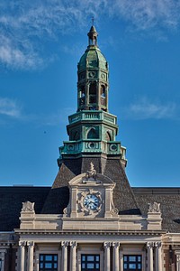                         The upper reaches of the Beaux Arts-style Hall County Courthouse, designed by Thomas Rogers Kimball and completed in 1904 in Grand Island, Nebraska                        