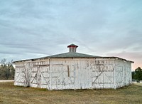                         An abandoned octagonal barn on the grounds of the Sitting Bull Caverns tourist attraction, which closed in 2015 in Pennington, South Dakota, near Rapid City                        