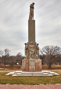                         This sort of elevated-statuelike war memorial is not unusual in the United States                        