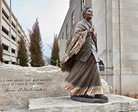                         Ben Victor's bronze sculpture of Dr. Susan LaFlesche Picotte on Centennial Mall in Lincoln, the capital city of the midwest-U.S. state of Nebraska                        