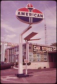 On Hylan Boulevard, Staten Island 06/1973. Photographer: Tress, Arthur. Original public domain image from Flickr