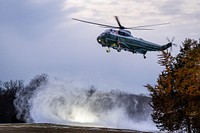 Marine One prepares to land at George Washington’s Mount Vernon, Sunday, January 30, 2022, in Mount Vernon, Virginia. (Official White House Photo by Adam Schultz)